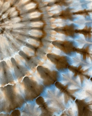 Incline fan fold, dye under ice. Photo credit: Scott Walker, Rad Dyes.