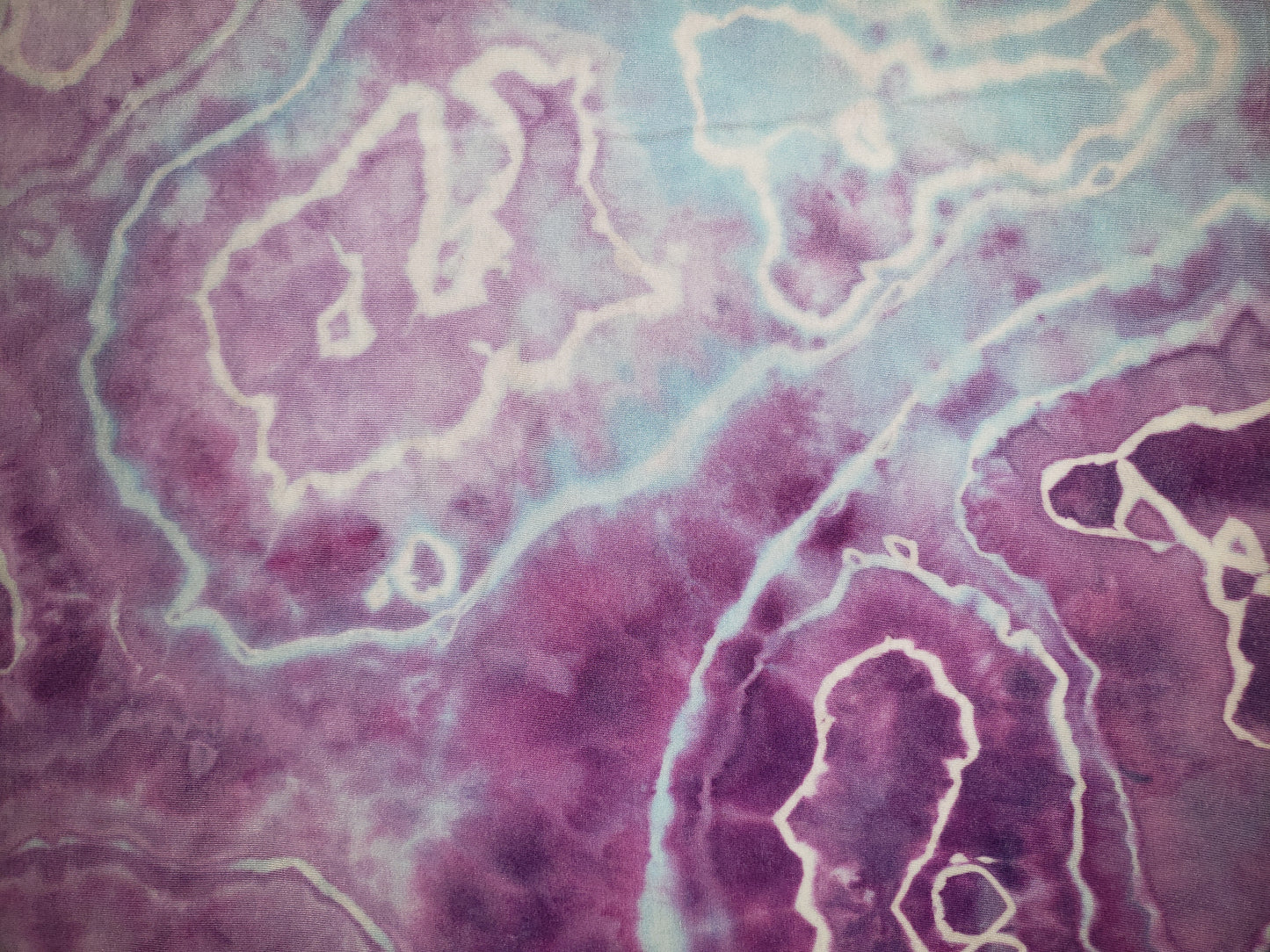 Geode tied, dye over ice.