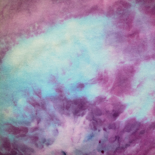 Scrunched, dye over ice, light handed.