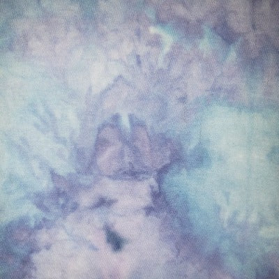 Scrunched, dye over ice.