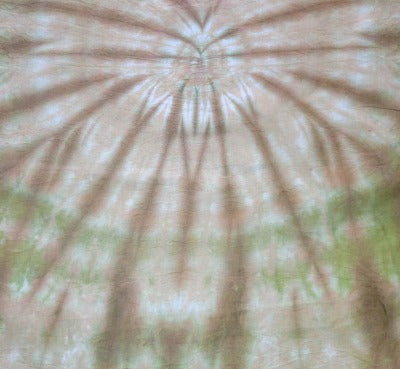 Spider fold, liquid dyed at 1tsp dye per 8oz water and 4 tsp dye per 8oz water. Photo credit: Cody Villalva.