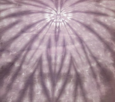 Spider fold, liquid dyed at 1tsp dye per 8oz water and 4 tsp dye per 8oz water. Photo credit: Cody Villalva.