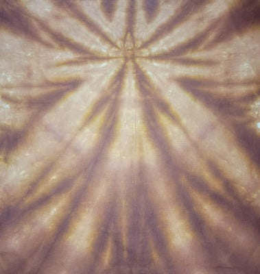 Spider fold, liquid dyed at 1tsp dye per 8oz water and 4 tsp dye per 8oz water. Photo credit: Cody Villalva.