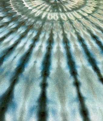 Incline fan fold, dye under ice. Photo credit: Scott Walker, Rad Dyes.