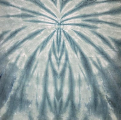 Spider fold, liquid dyed at 1tsp dye per 8oz water and 4 tsp dye per 8oz water. Photo credit: Cody Villalva.