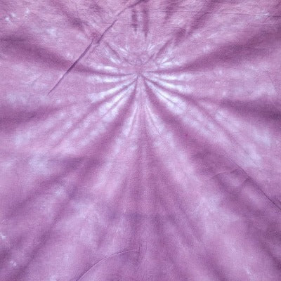 Spider fold, liquid dyed at 1tsp dye per 8oz water and 4 tsp dye per 8oz water. Photo credit: Cody Villalva.