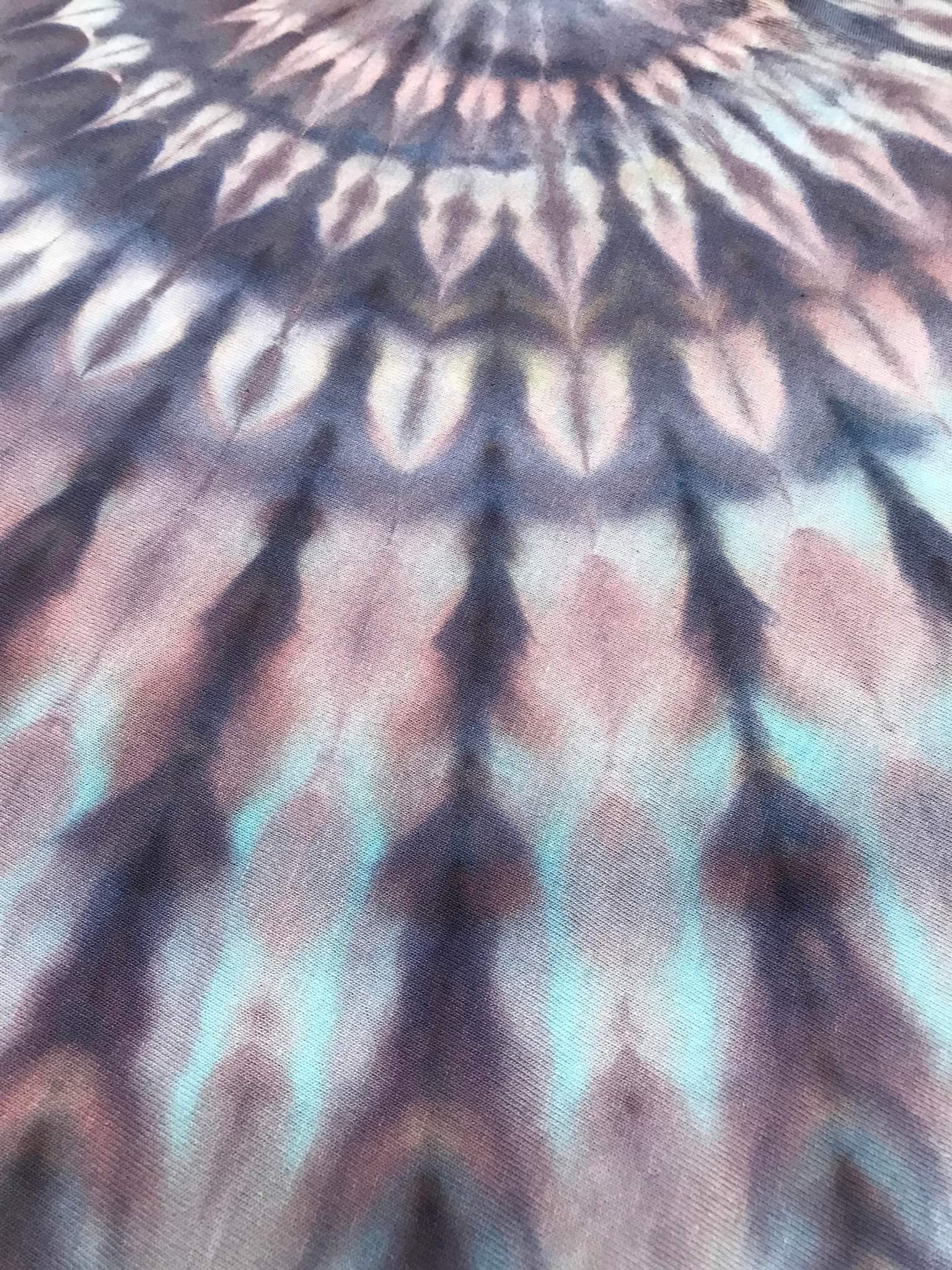 Incline fan fold, dye under ice. Photo credit: Scott Walker, Rad Dyes.