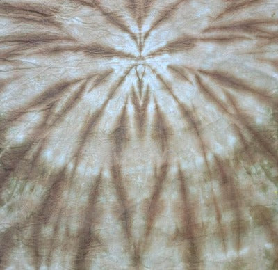 Spider fold, liquid dyed at 1tsp dye per 8oz water and 4 tsp dye per 8oz water. Photo credit: Cody Villalva.